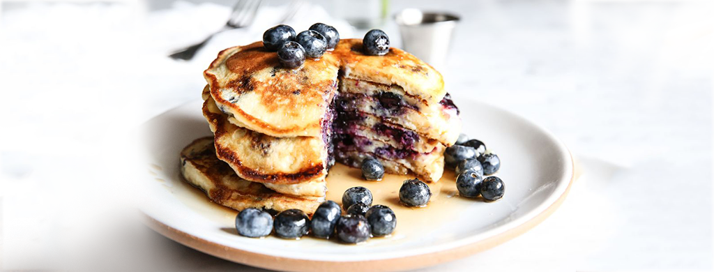Hot cakes con blue berries